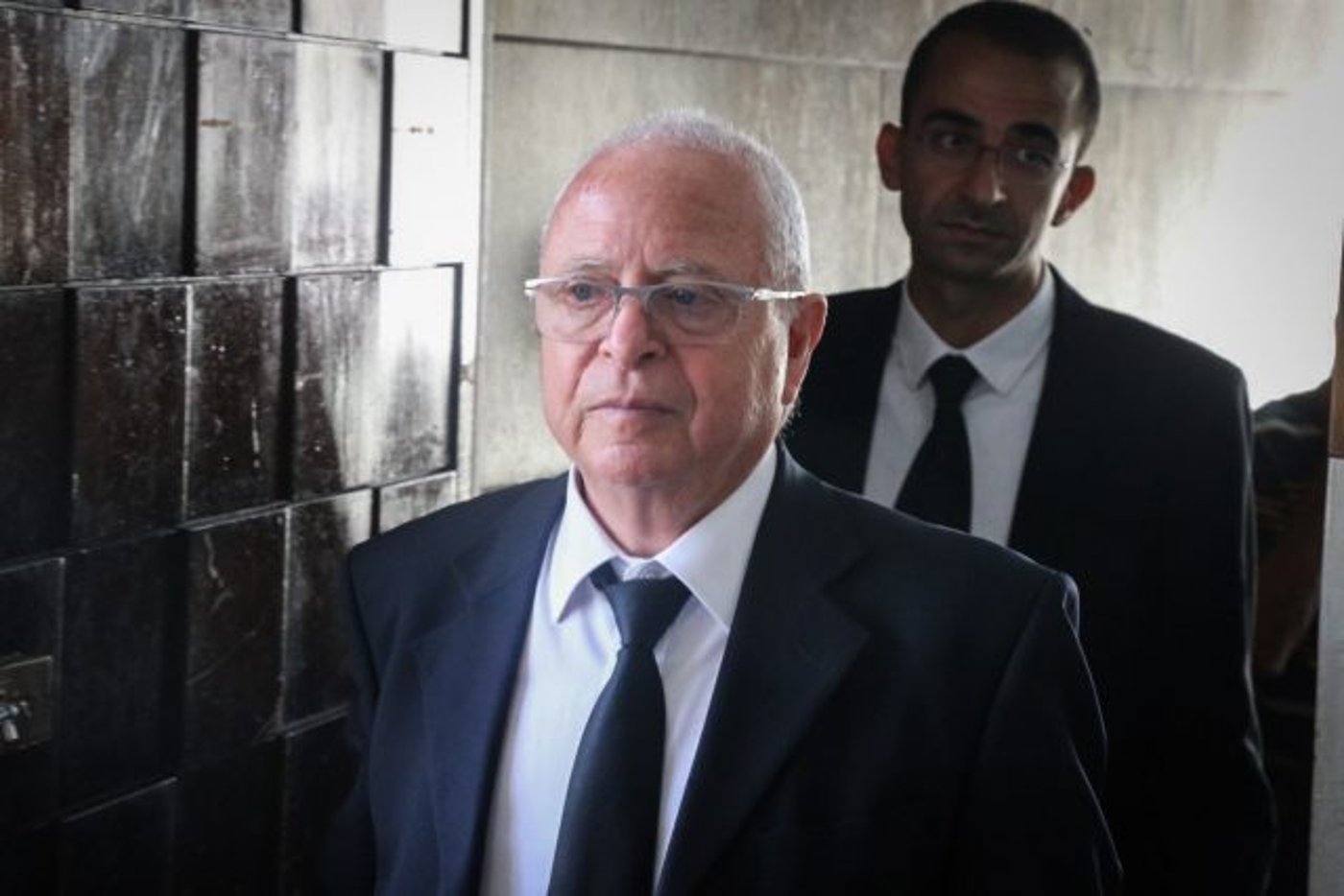 עו"ד יוסי שגב. הופיע היום עם ייפוי כוח זמני בלבד