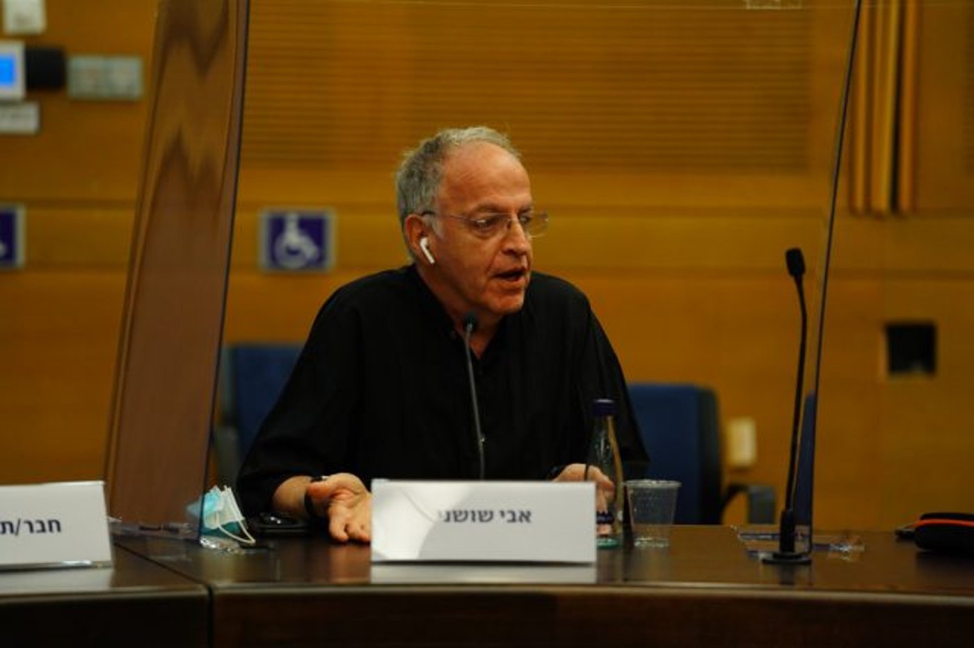 בוועדת הקורונה: למה מופעים כן ובתי כנסת לא?