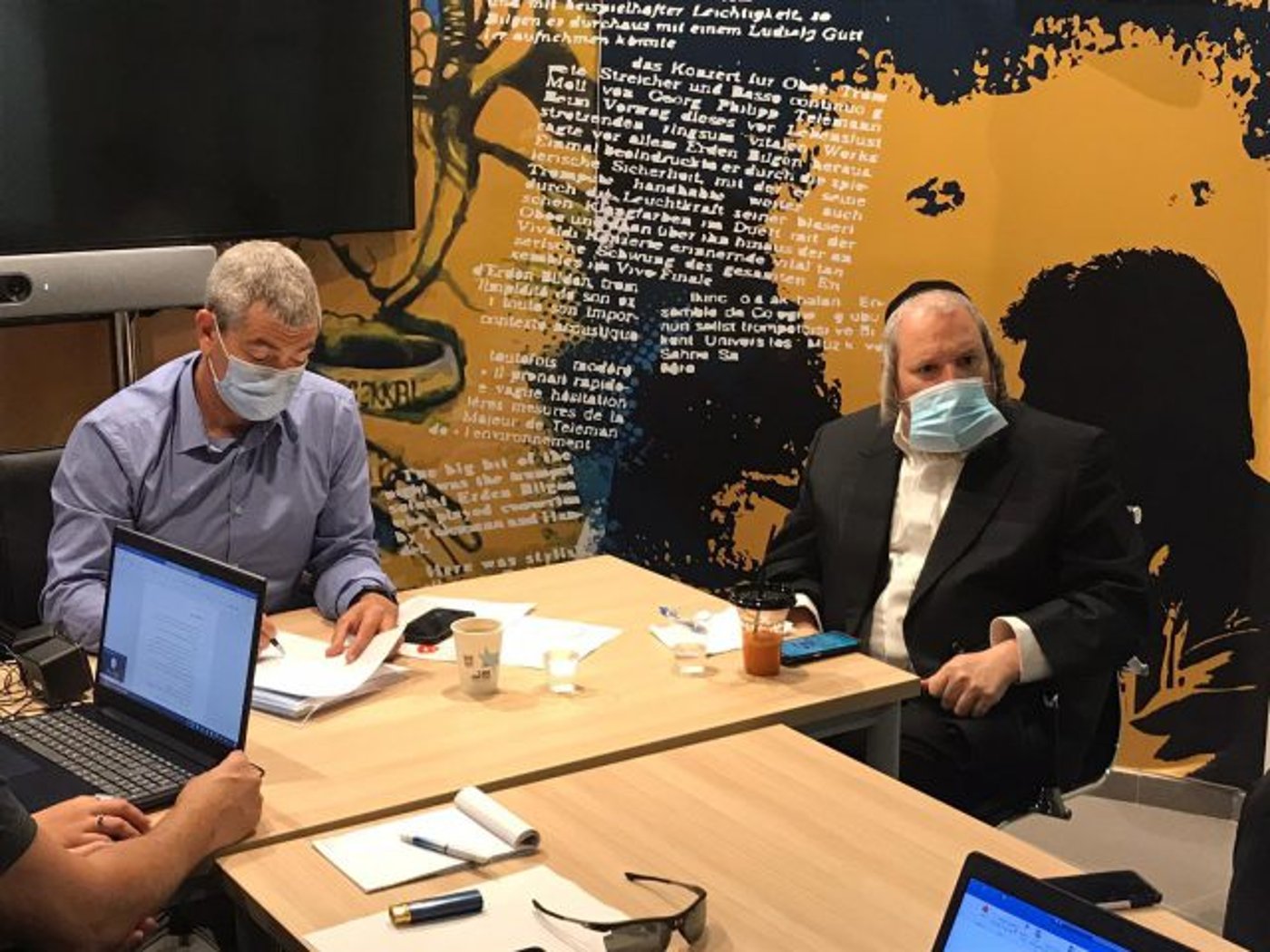 החרדים מאיימים במרד: "לא נציית להנחיות"