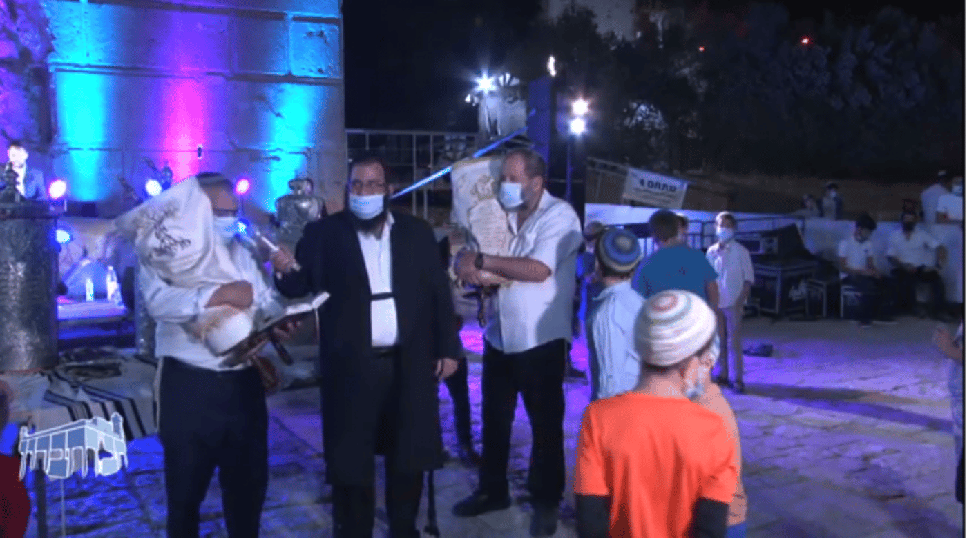 כוננות שמחת תורה: כך מציינים את ההקפות השניות