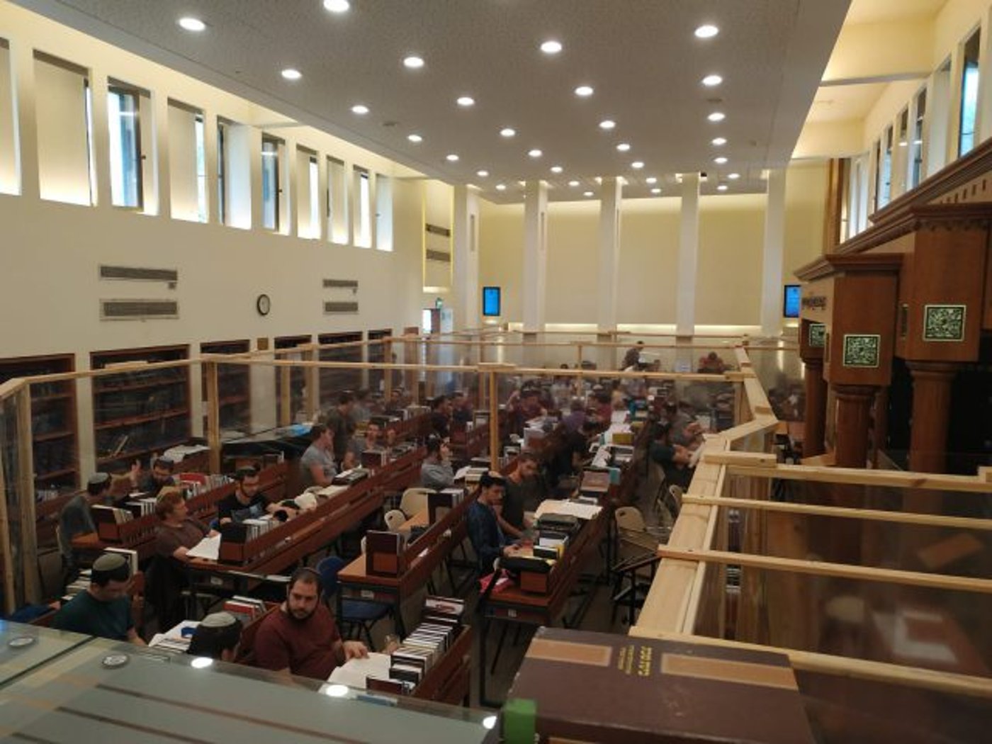 בית המדרש המלא בישיבת תל אביב