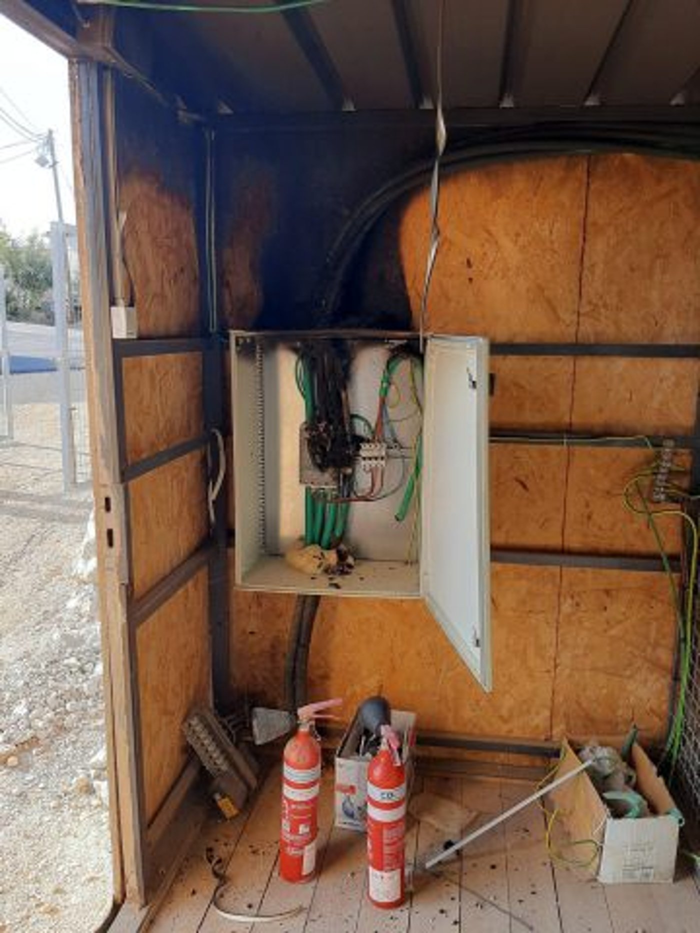 ארון החשמל בעשהאל