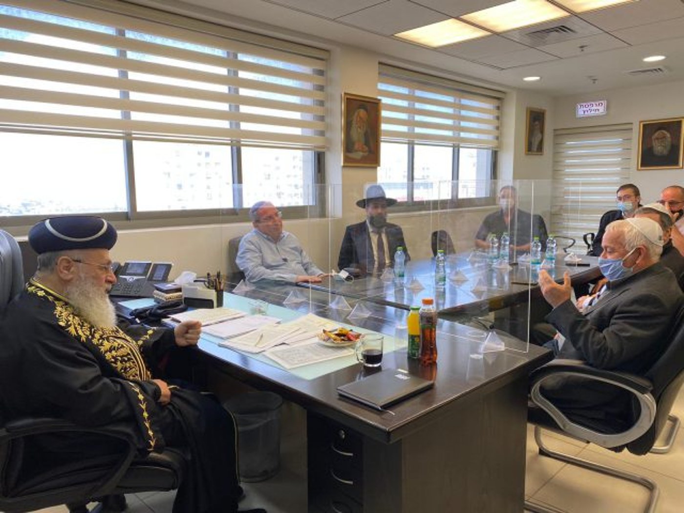 הרב הראשי ושר החקלאות: להציל את מנהלת השמיטה