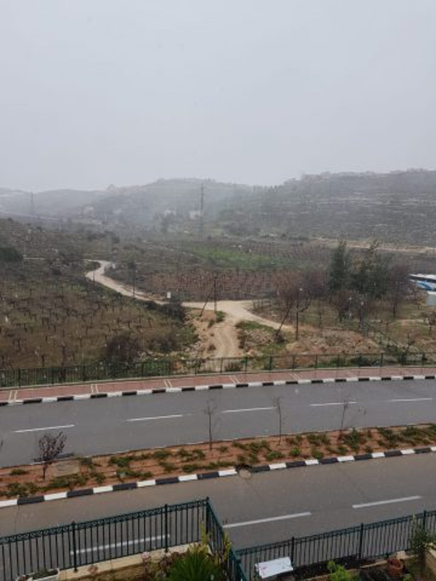 זה הגיע: שלג החל לרדת בצפון רמת הגולן. צפו