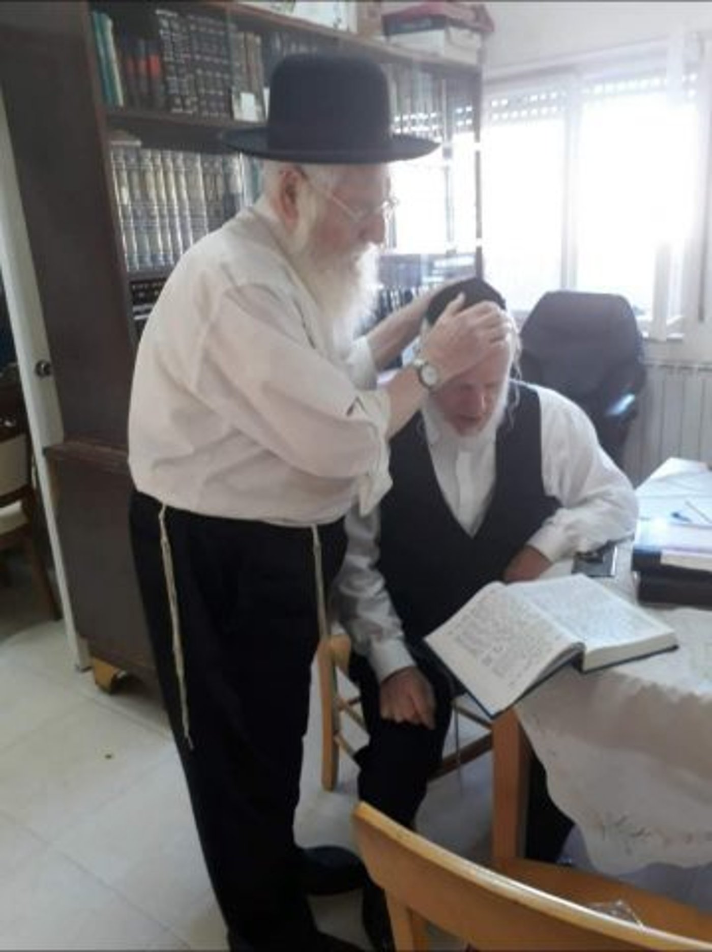 בתום השבעה על האם, אביו של יהודה משי זהב נפטר