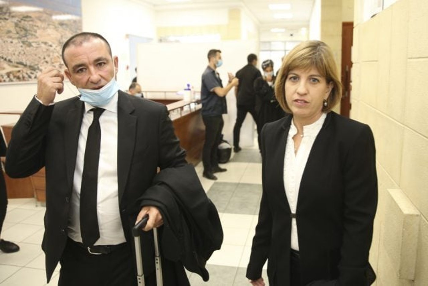 עורכי הדין של הזוג אלוביץ, מיכל רוזן עוזר וזק חן (עמית שאבי/פול)