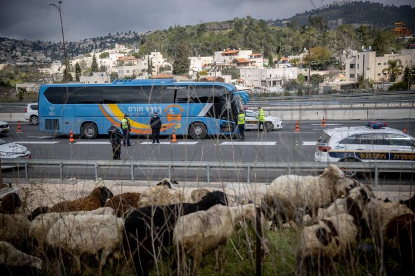 מחסום משטרתי על כביש 1.