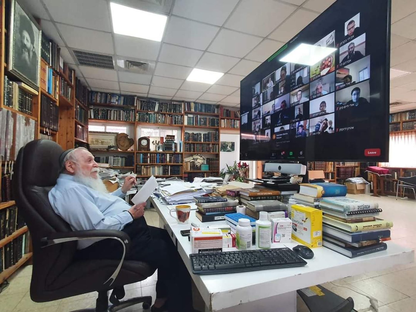תמונה מופלאה: הרב דרוקמן מול עשרות תלמידים בזום
