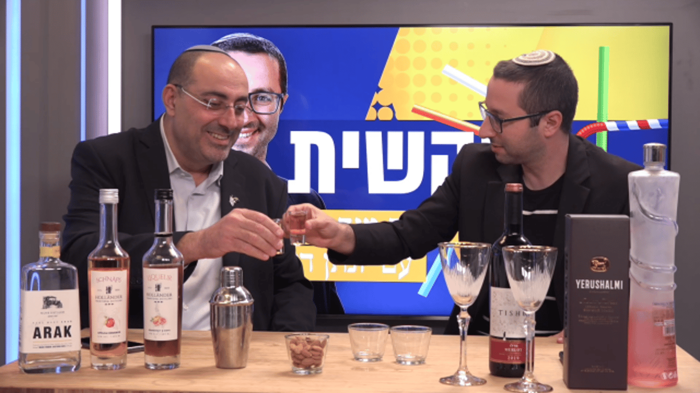 צריך לשתות הרבה קולות כדי להיכנס. ניסים ואטורי