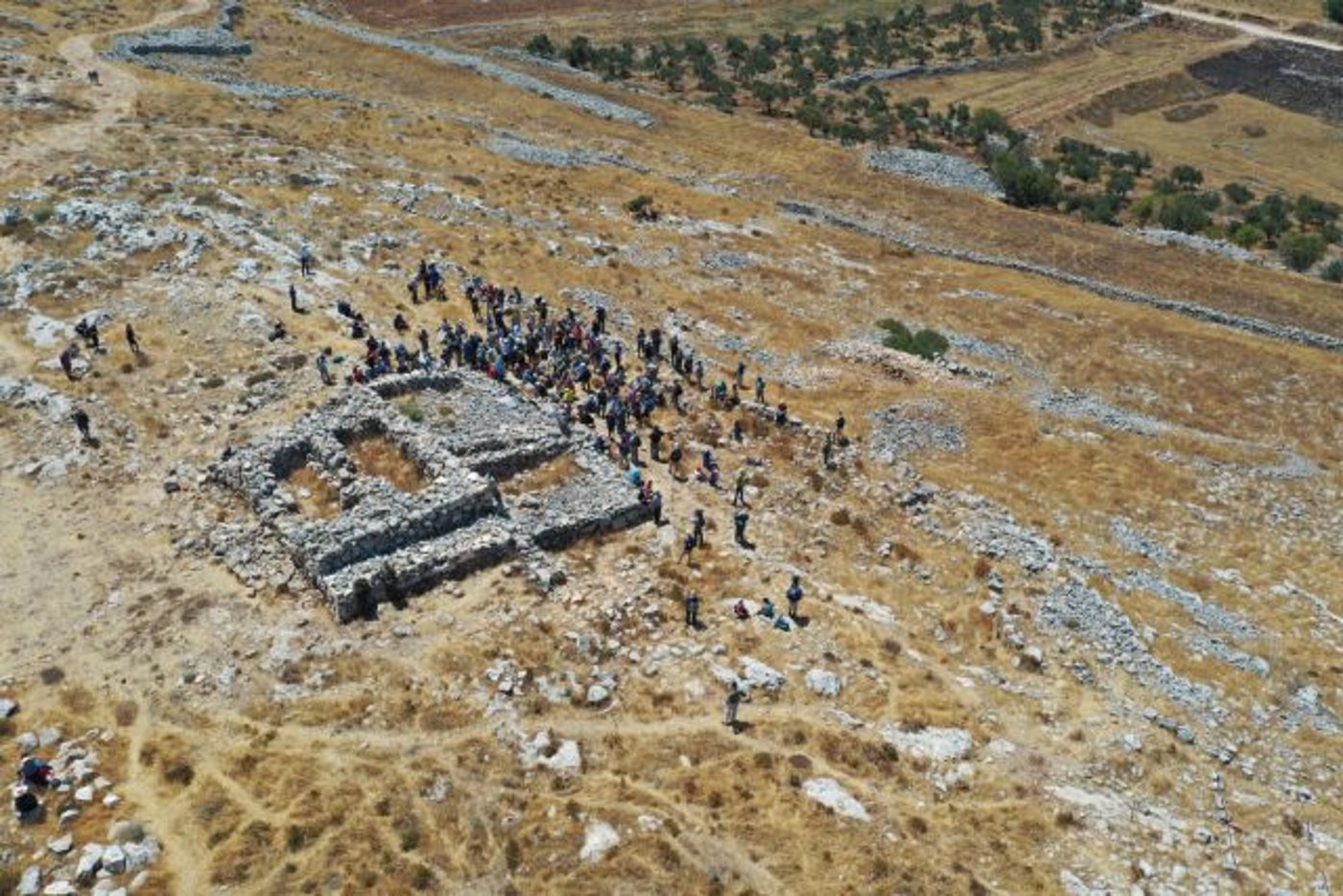 אחרי ההרס: בפסח – מחזקים את מזבח יהושע בשומרון