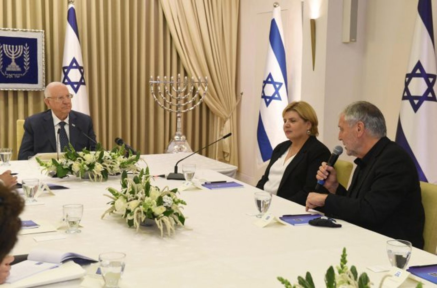 ימינה תמכה בבנט, עדיין רוב לנתניהו | חי מבית הנשיא