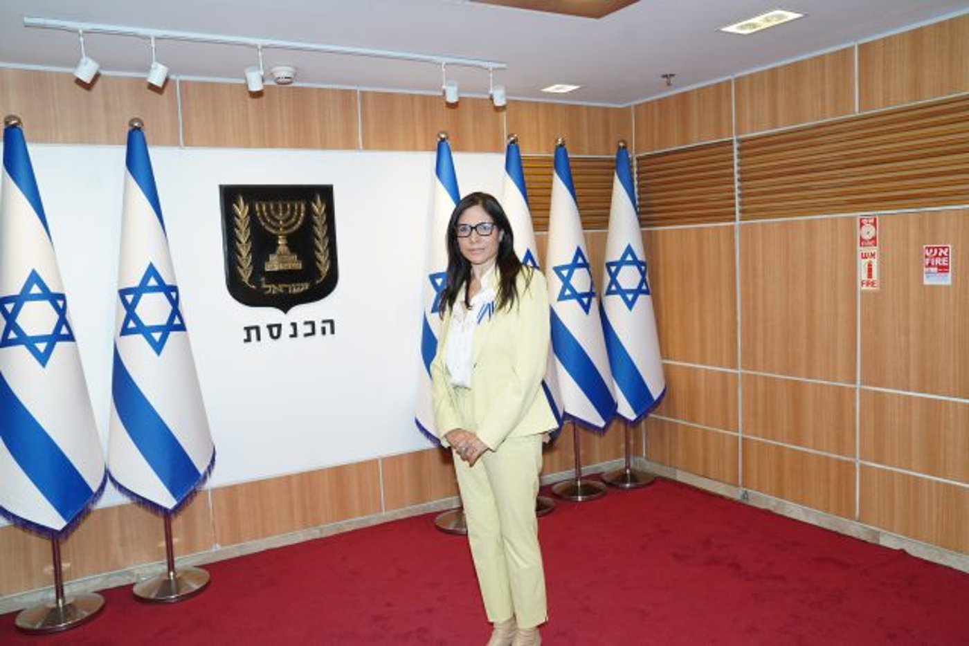 בוחרת בצבעי פסטל ח"כ אתי עטיה, הליכוד