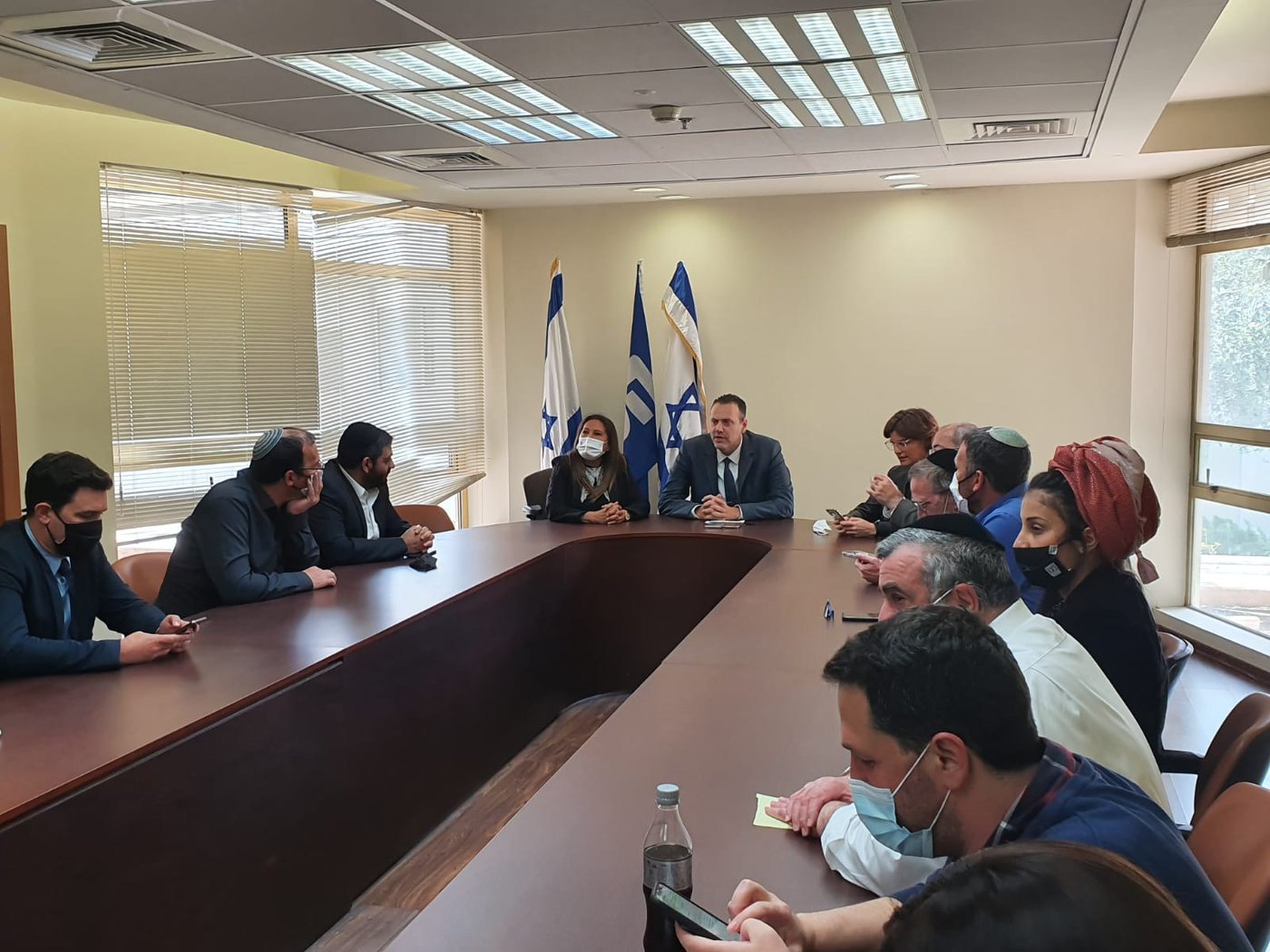 נציגי הסיעות עם ח"כ מיקי זוהר