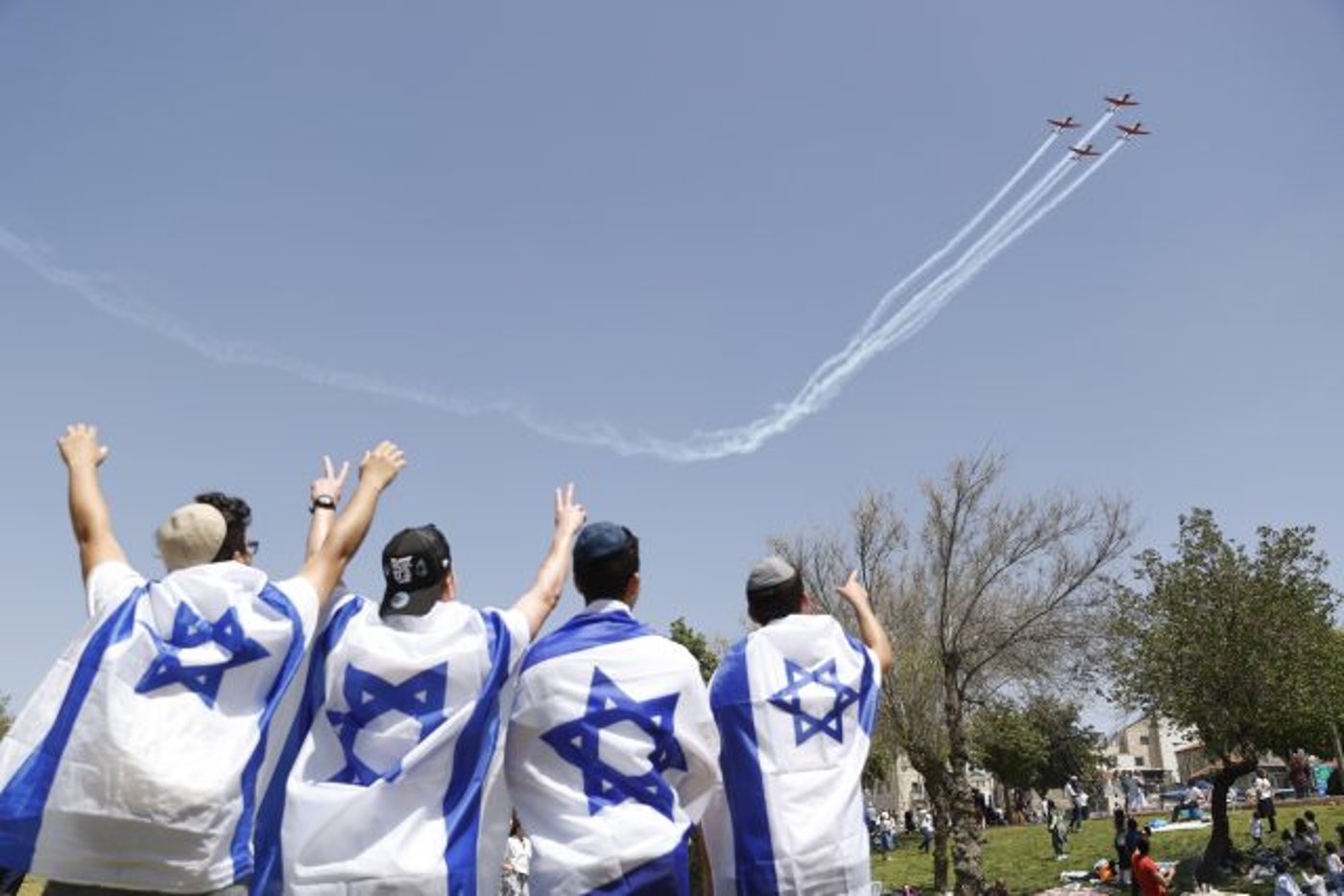 ביבשה, באוויר ובים: עם ישראל חוגג עצמאות