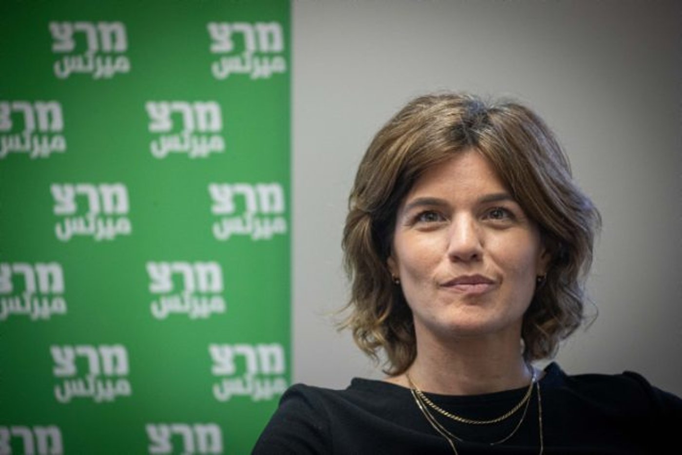 הסכנה שבקפיצה, השרה להגנת הסביבה הנכנסת?