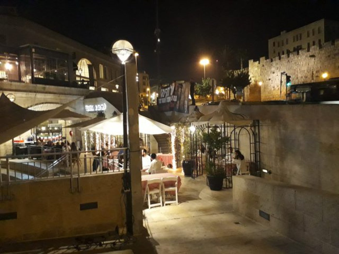 מפגינים נגד ממשלת השינוי רדפו אחרי אורבך