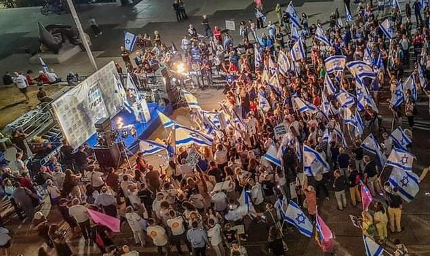 האלפים הערב בהפגנה