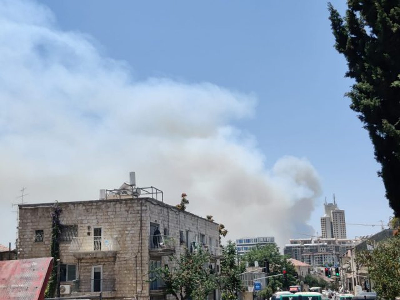 שריפת ענק במעלה החמישה: החל פינוי תושבים