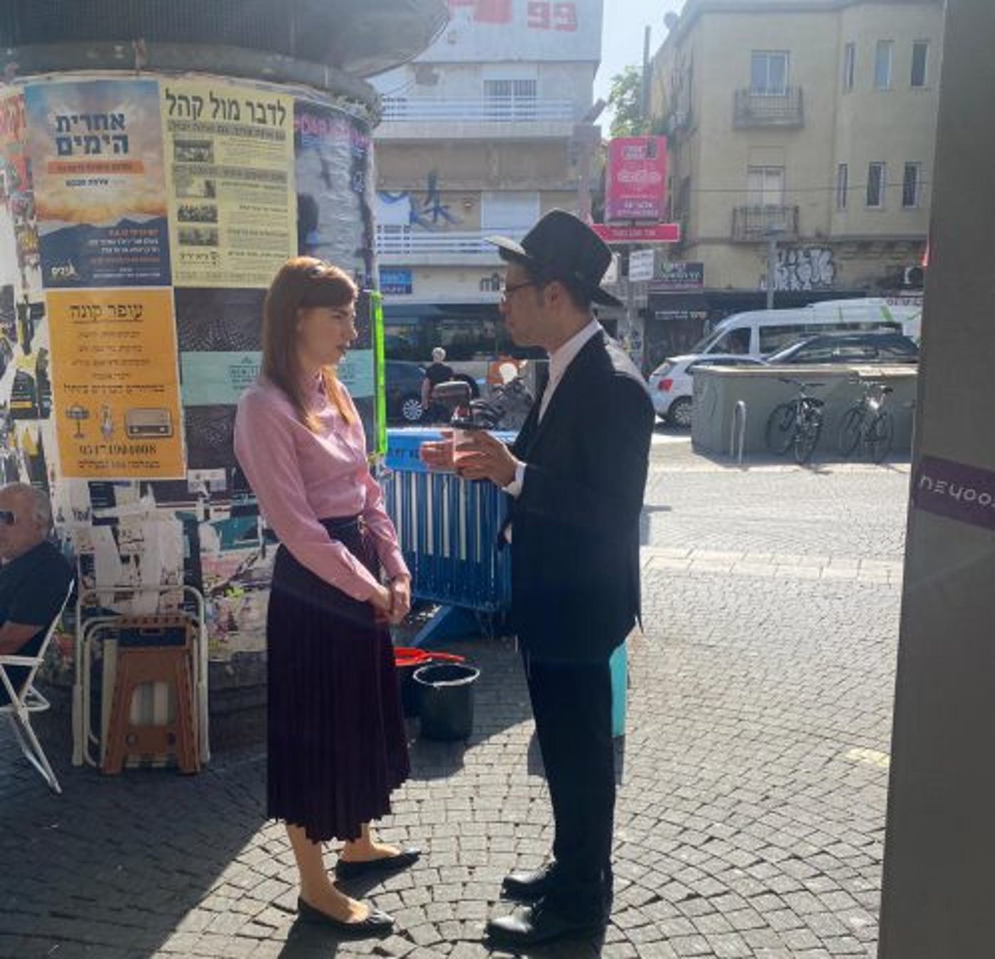 הזוג המדובר, מאיה ורטהיימר ואורי לייזרוביץ במהלך הצילומים (באדיבות הוט)