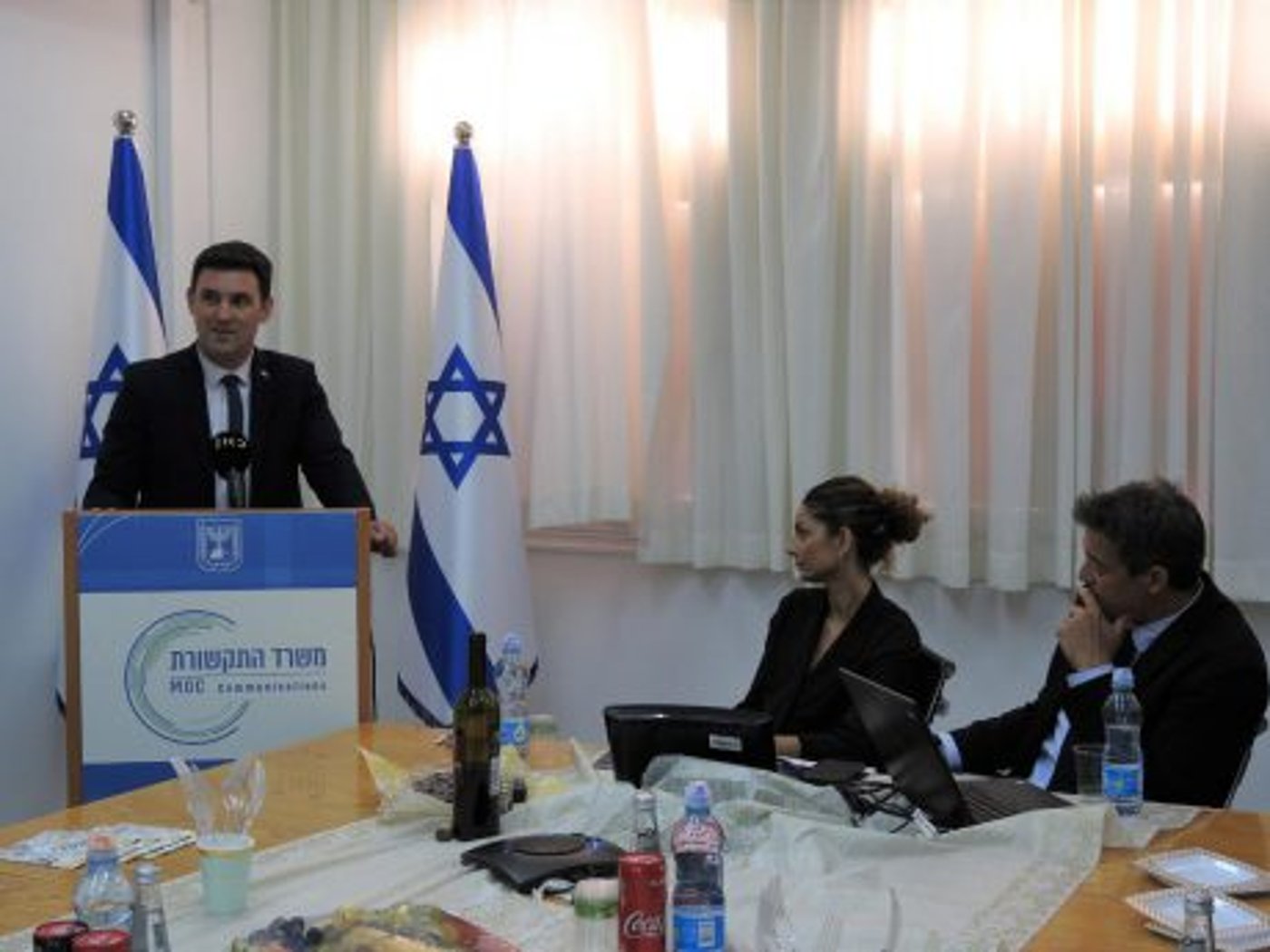 שר חדש ישן: יועז הנדל חזר למשרד התקשורת • צפו