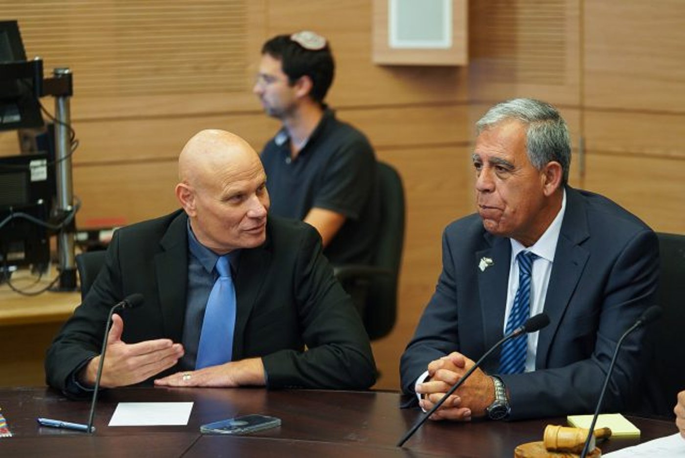 היו"ר לוי והמנכ"ל סגל (נעם מושקוביץ, דוברות הכנסת)