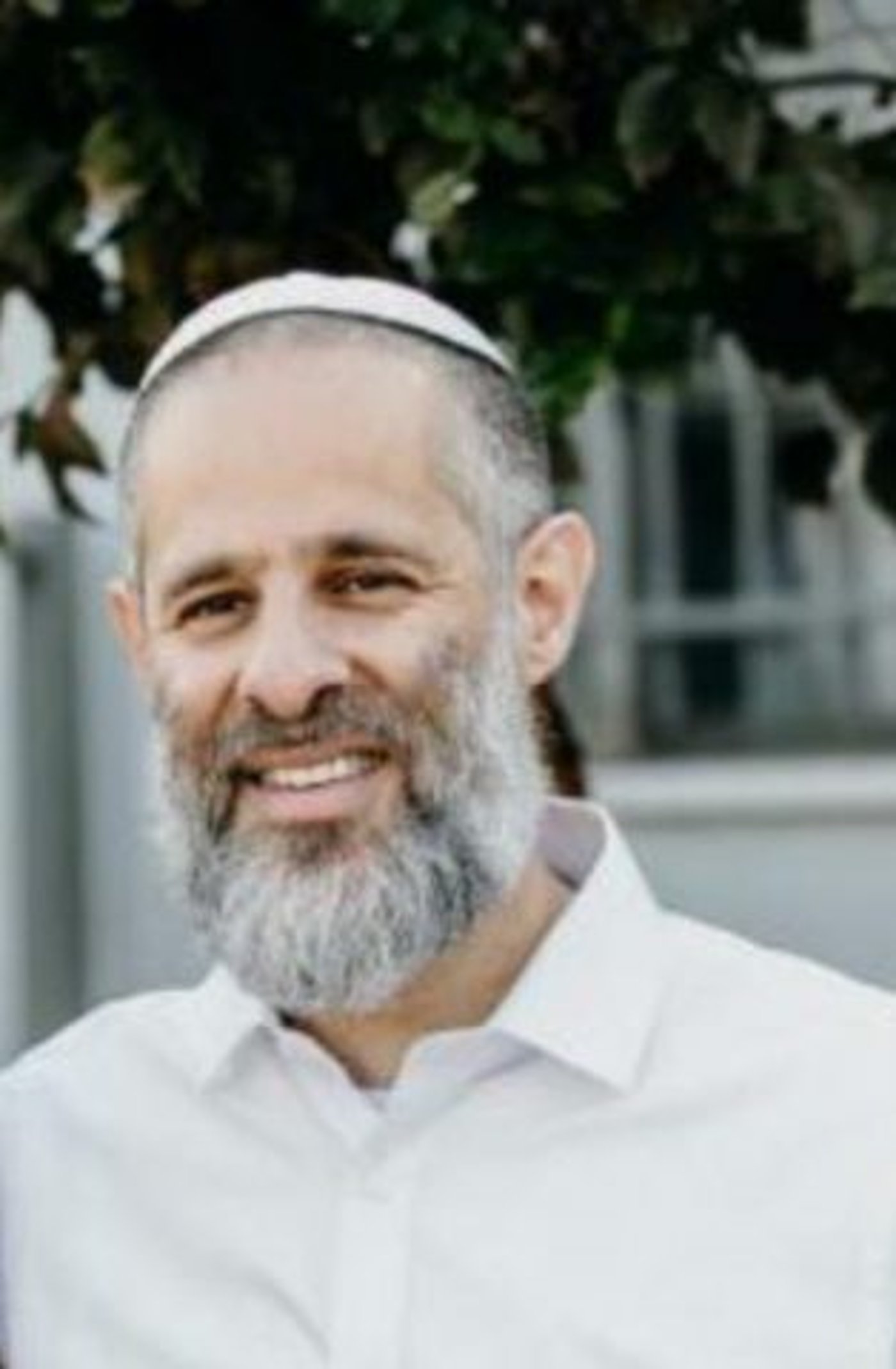 הרב אביב צוברי (ללא קרדיט)