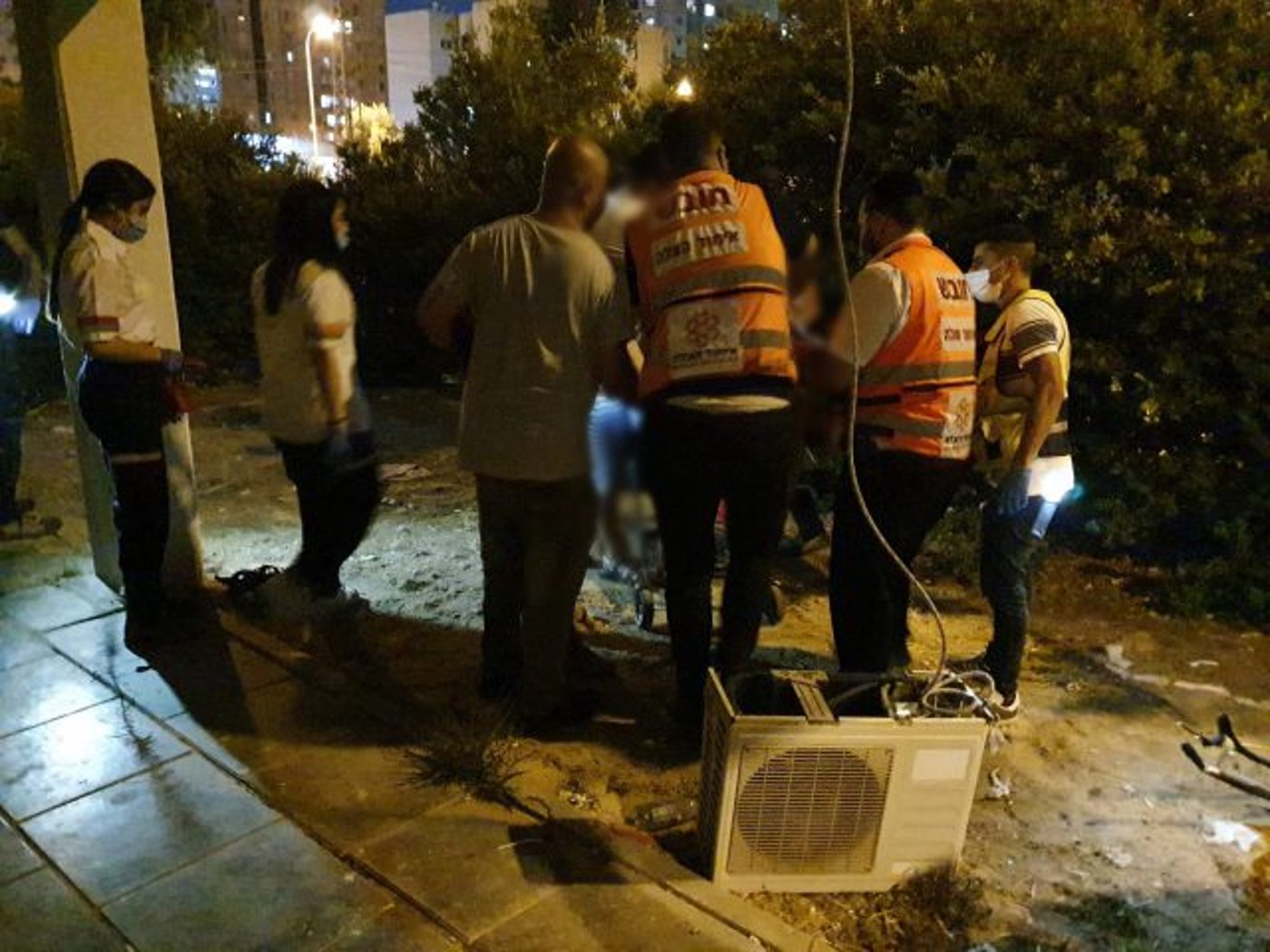 מתקין מזגנים נפל בעת עבודתו. מצבו קשה