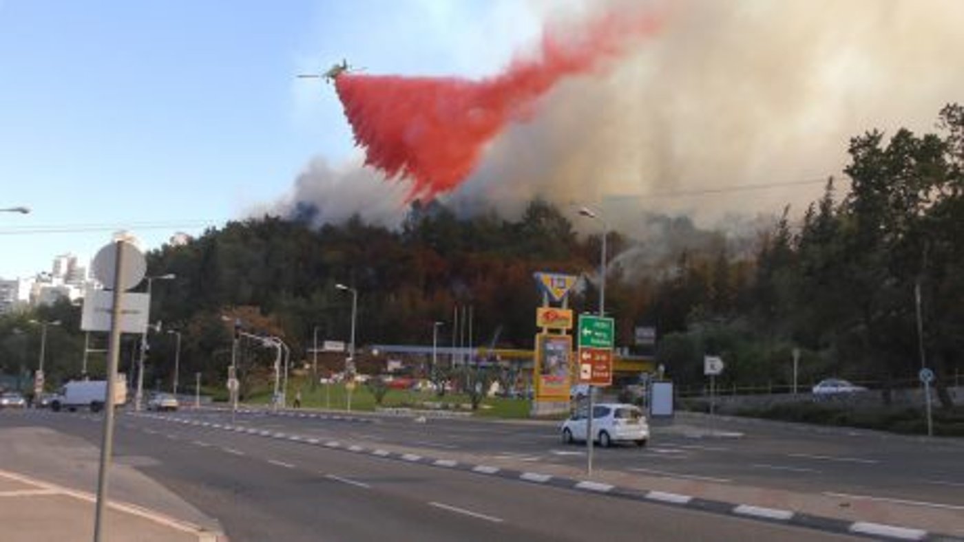 הסופרטנקר בחיפה. ארכיון