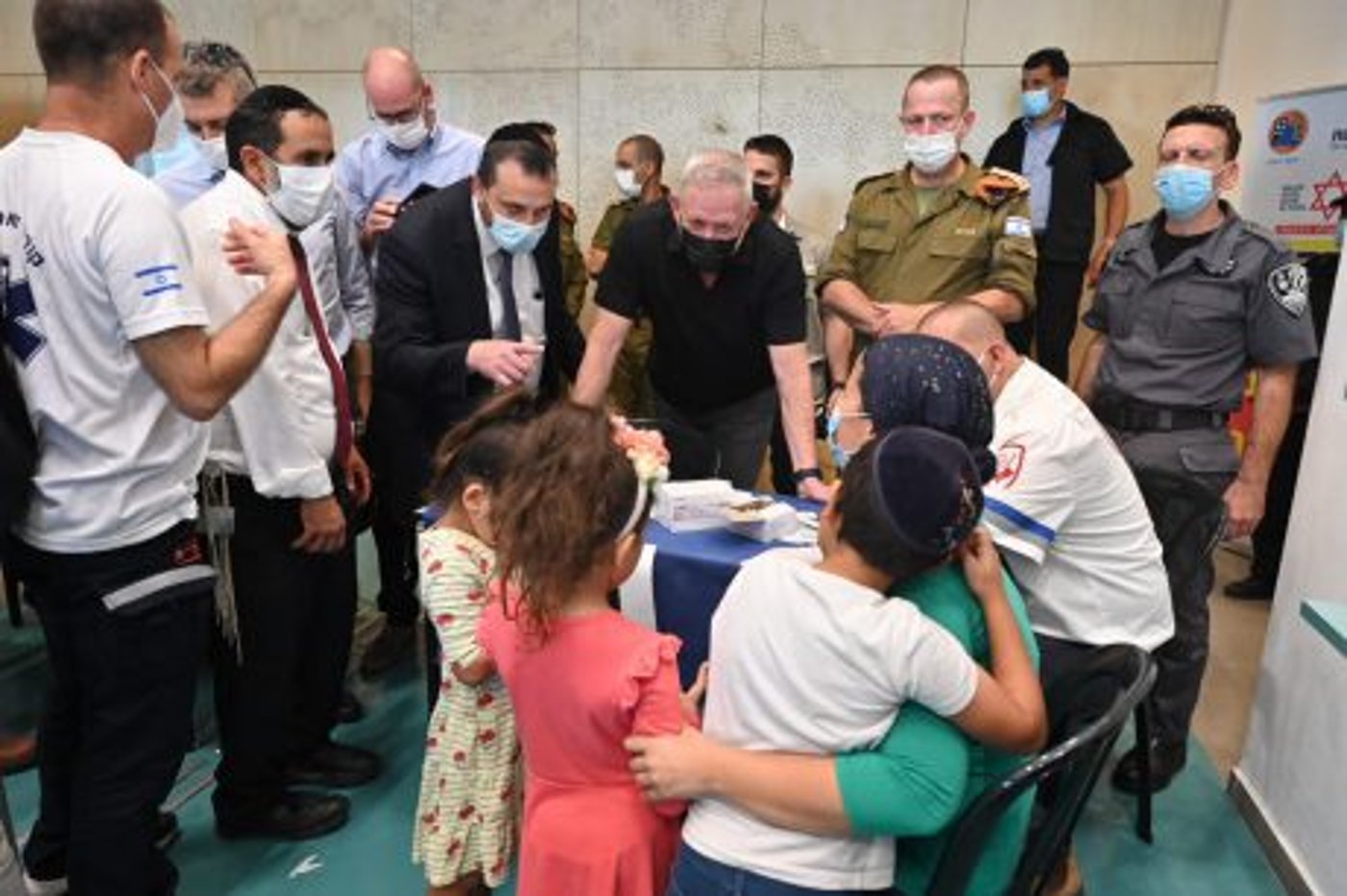 גנץ אישר: 6,000 חיילים יגויסו לבדיקות הקורונה