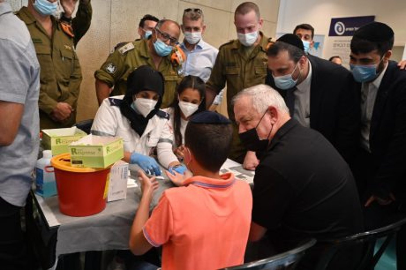 גנץ אישר: 6,000 חיילים יגויסו לבדיקות הקורונה