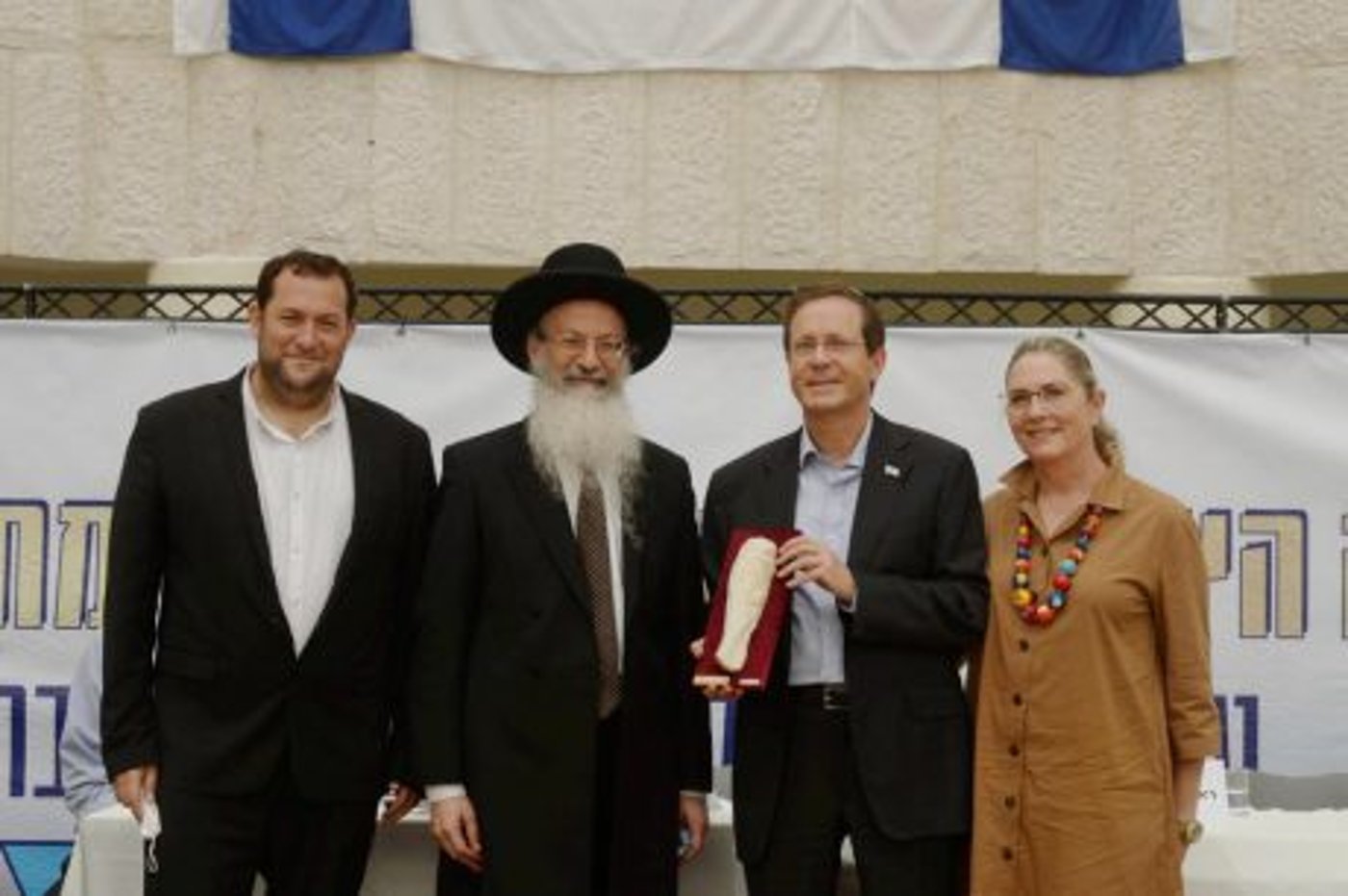 נשיא המדינה חנך 2 בתי ספר חדשים בשומרון