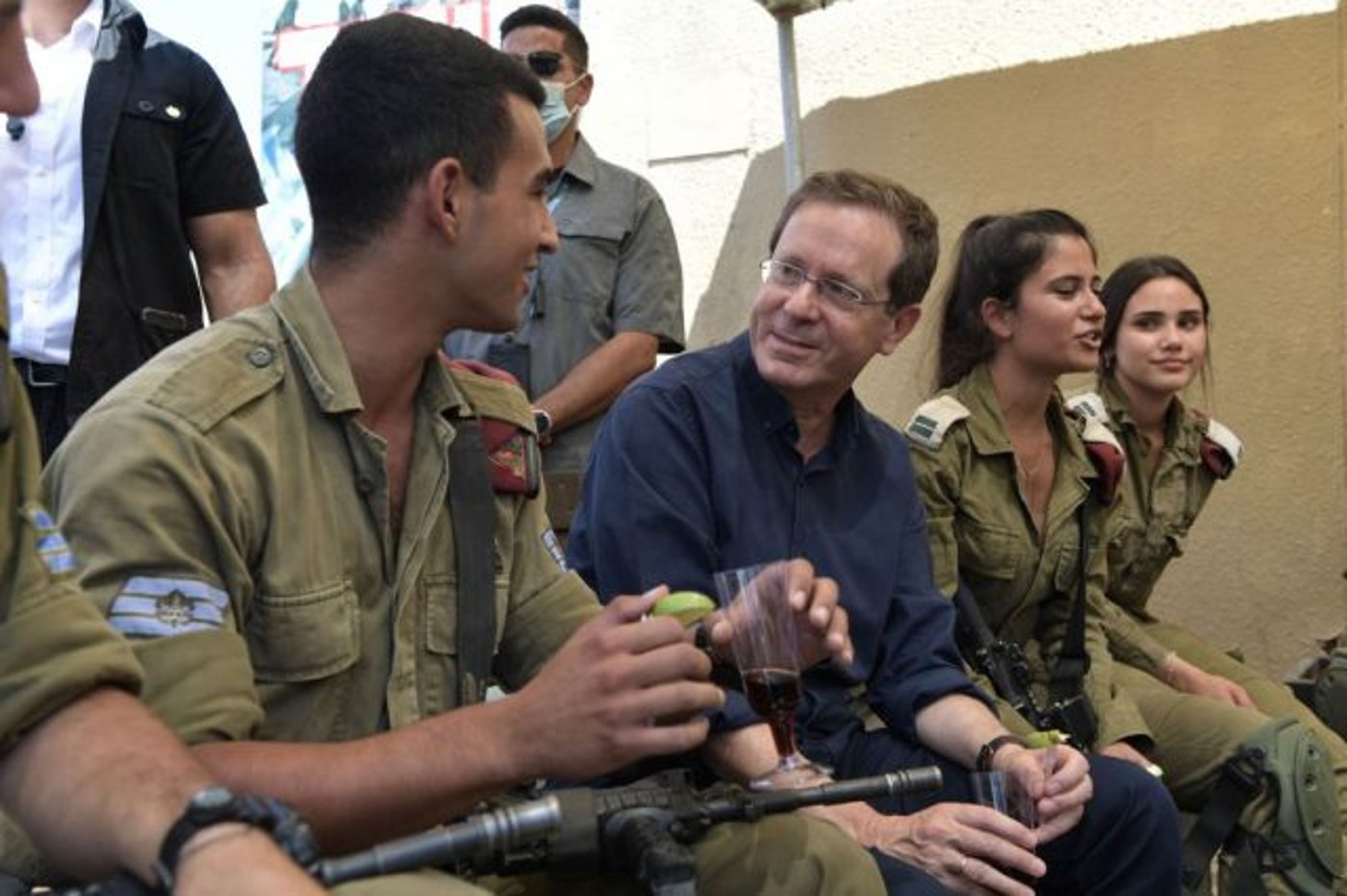 כוכבי: יש חופש להפעיל נשק כל פעם שיש איום