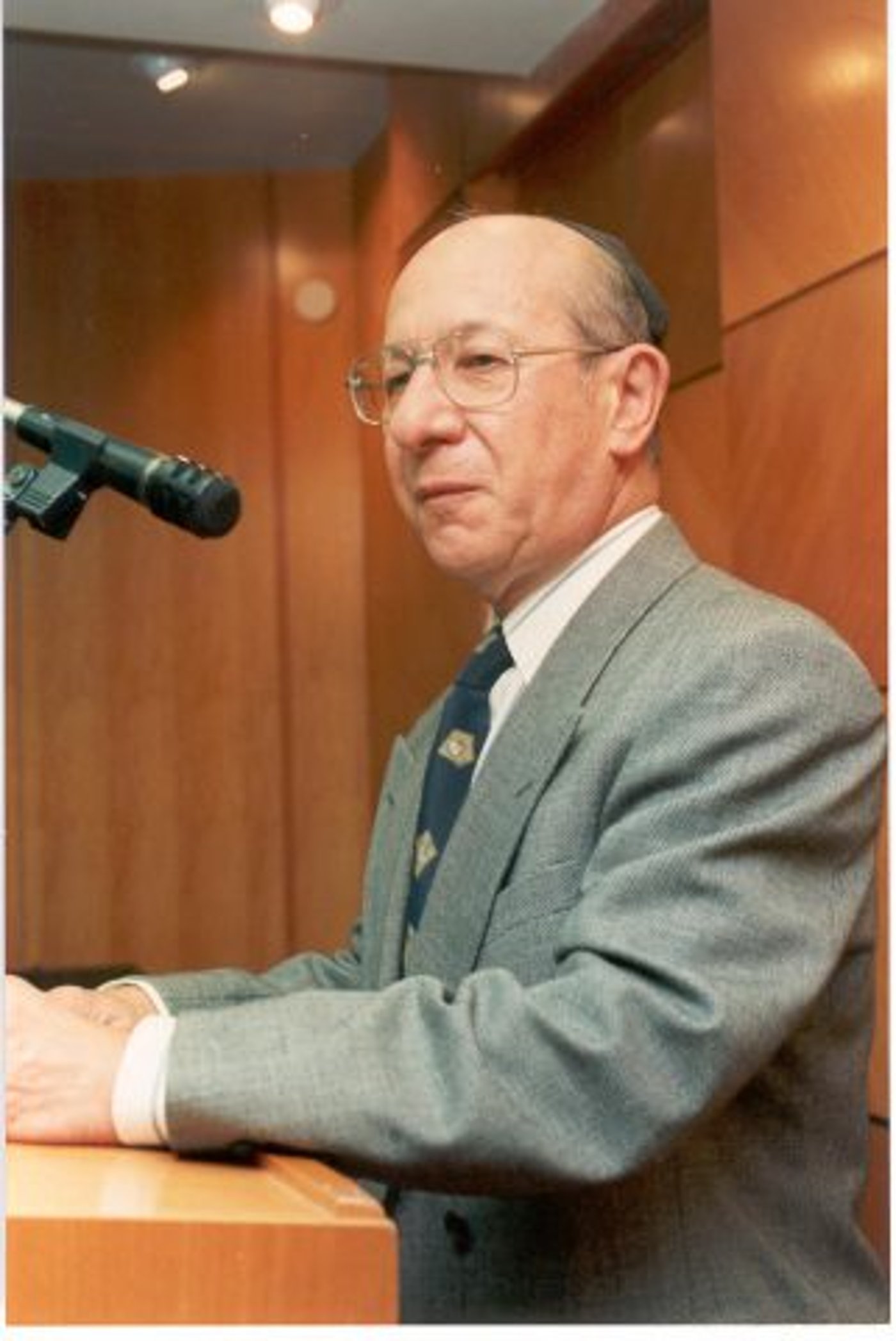פרופ' לב (קרדיט: המרכז האקדמי לב)
