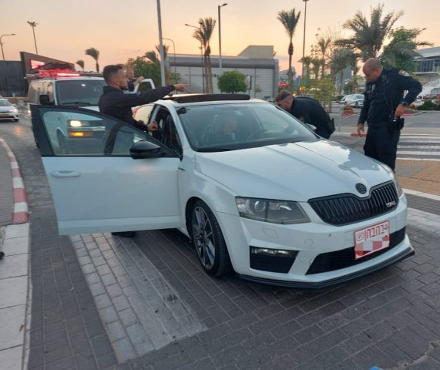הנגב הפרוע: מעצרים, נהיגה פרועה וכלי נשק