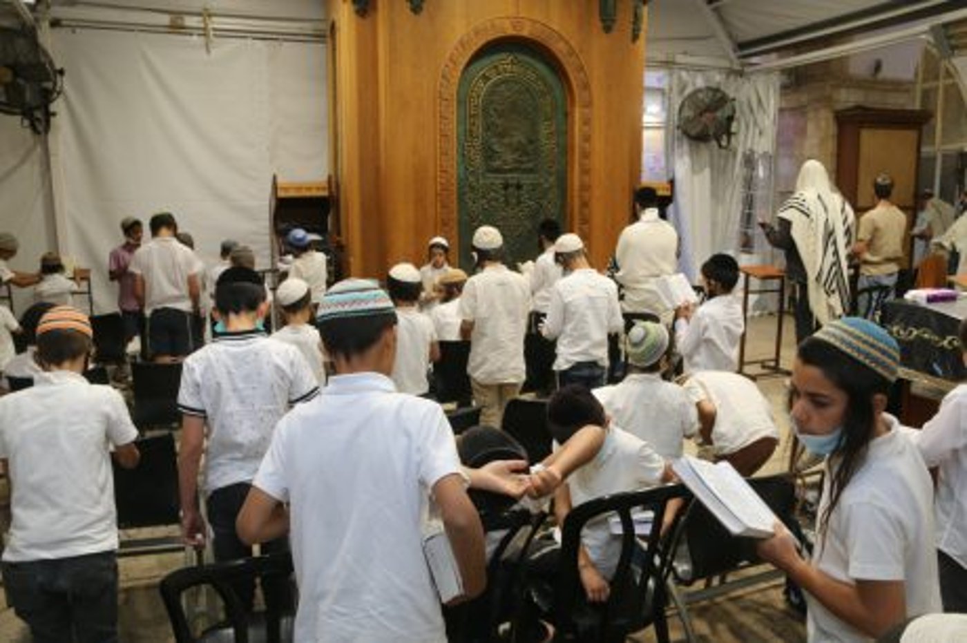 מי דואג שקול התורה ימשיך להישמע במערת המכפלה?
