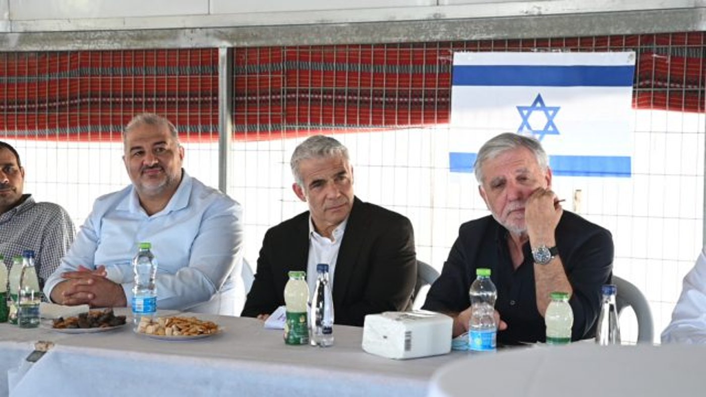 שקד יודעת? לפיד מסדיר את הבנייה הבדואית
