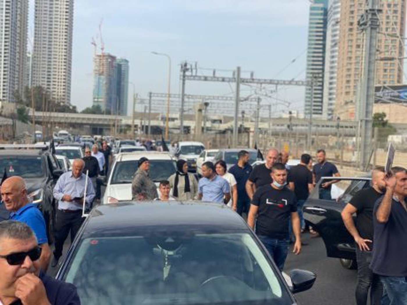 המחאה הערבית בת"א: כביש איילון נחסם לתנועה