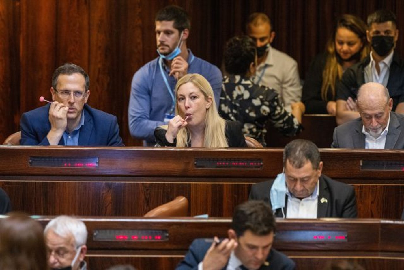 חברי הכנסת רות לנדה וסרמן ומשה טור פז