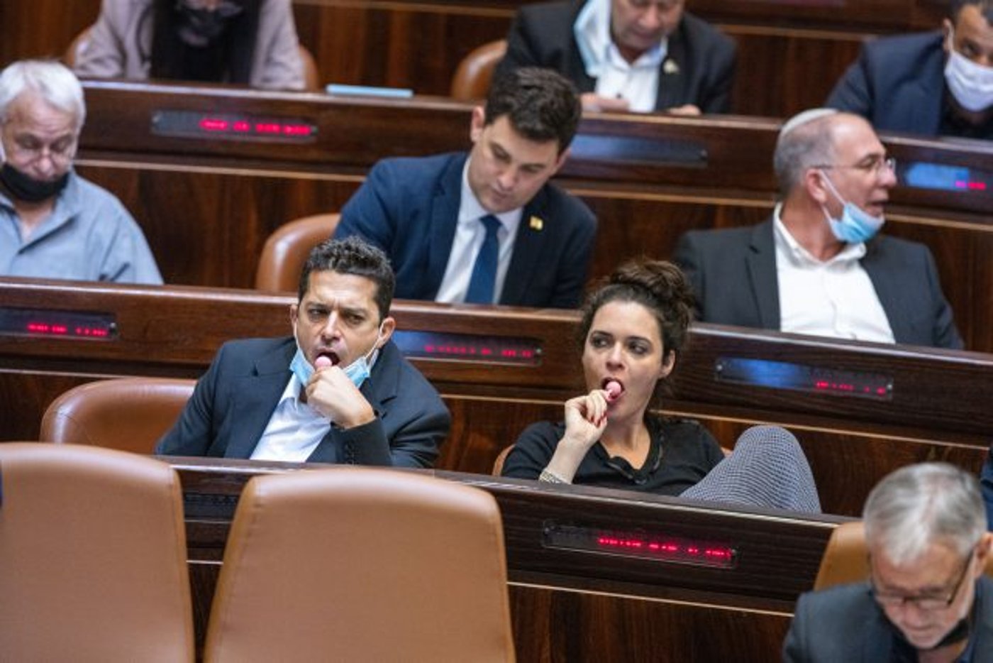 אמילי מואטי ועמיחי שיקלי