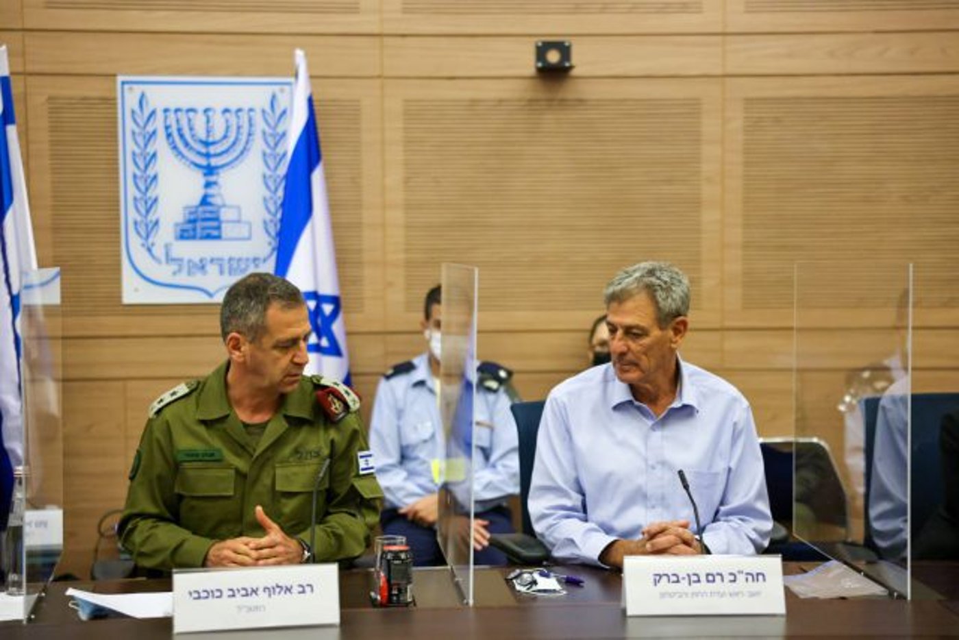 כוכבי ויו"ר הוועדה רם בן ברק, בוועדת חוץ וביטחון (נעם מושקוביץ דוברות הכנסת)