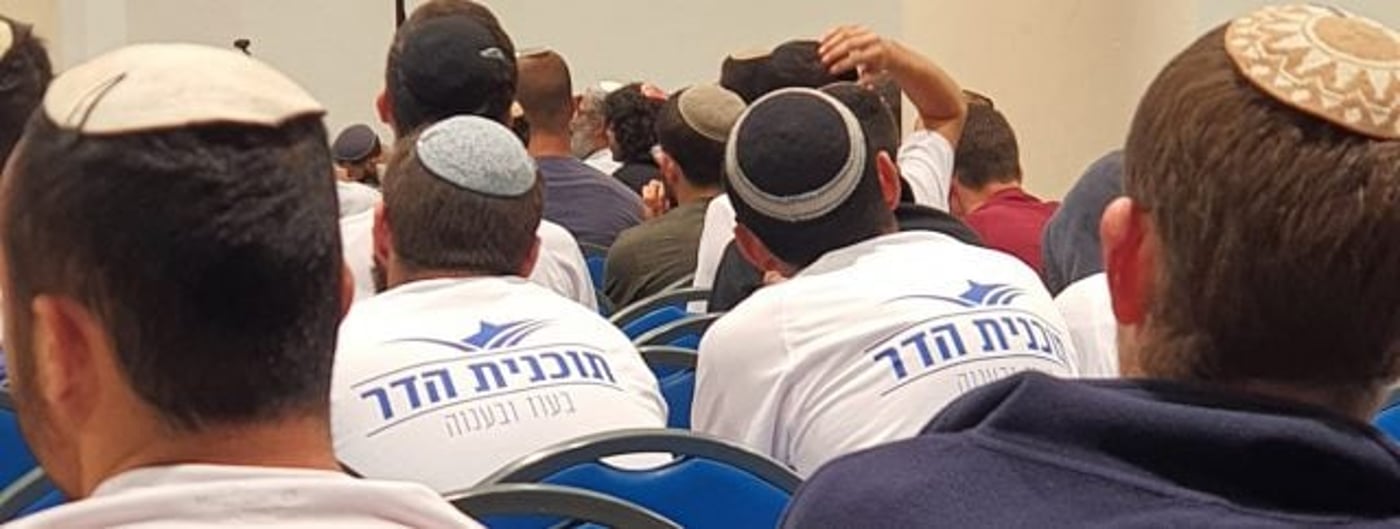 "בנט, שעון החול אוזל, פעל להשבת הבנים"