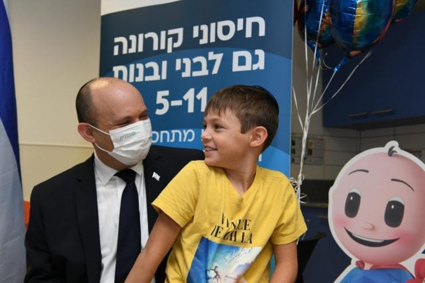 כבר ביום הראשון: דוד בנט בן ה-9 התחסן לקורונה