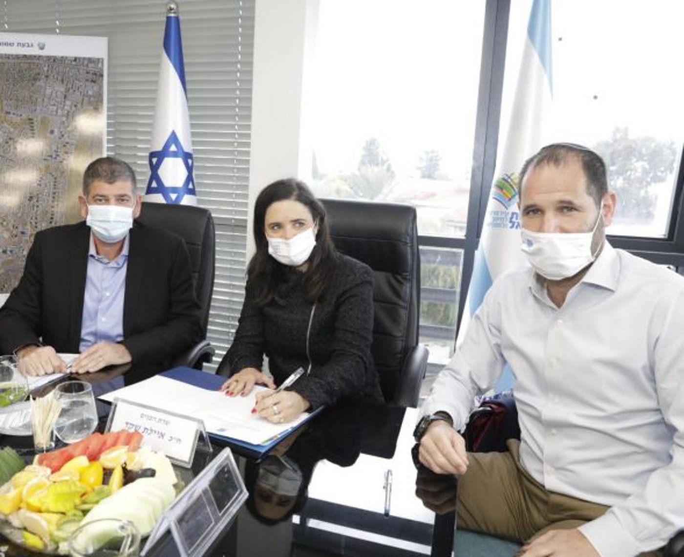 שקד, הירש וברודני