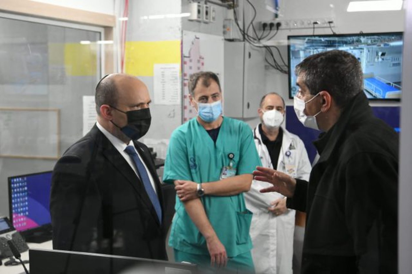 בנט: "סופת האומיקרון הולכת וגדלה"