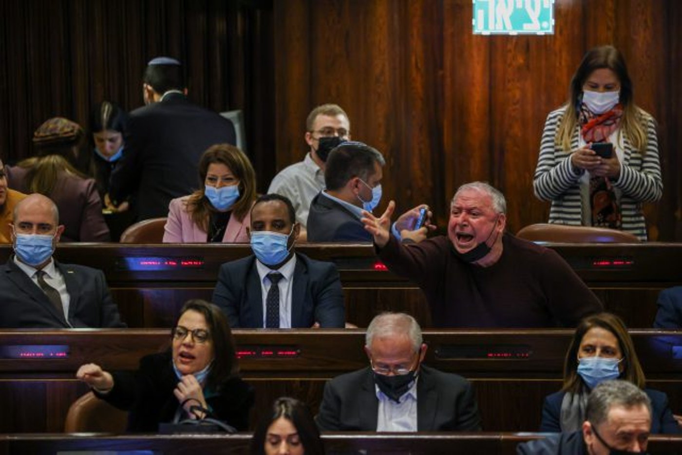 לאחר סערה ענקית במליאה: חוק החשמל אושר | צפו