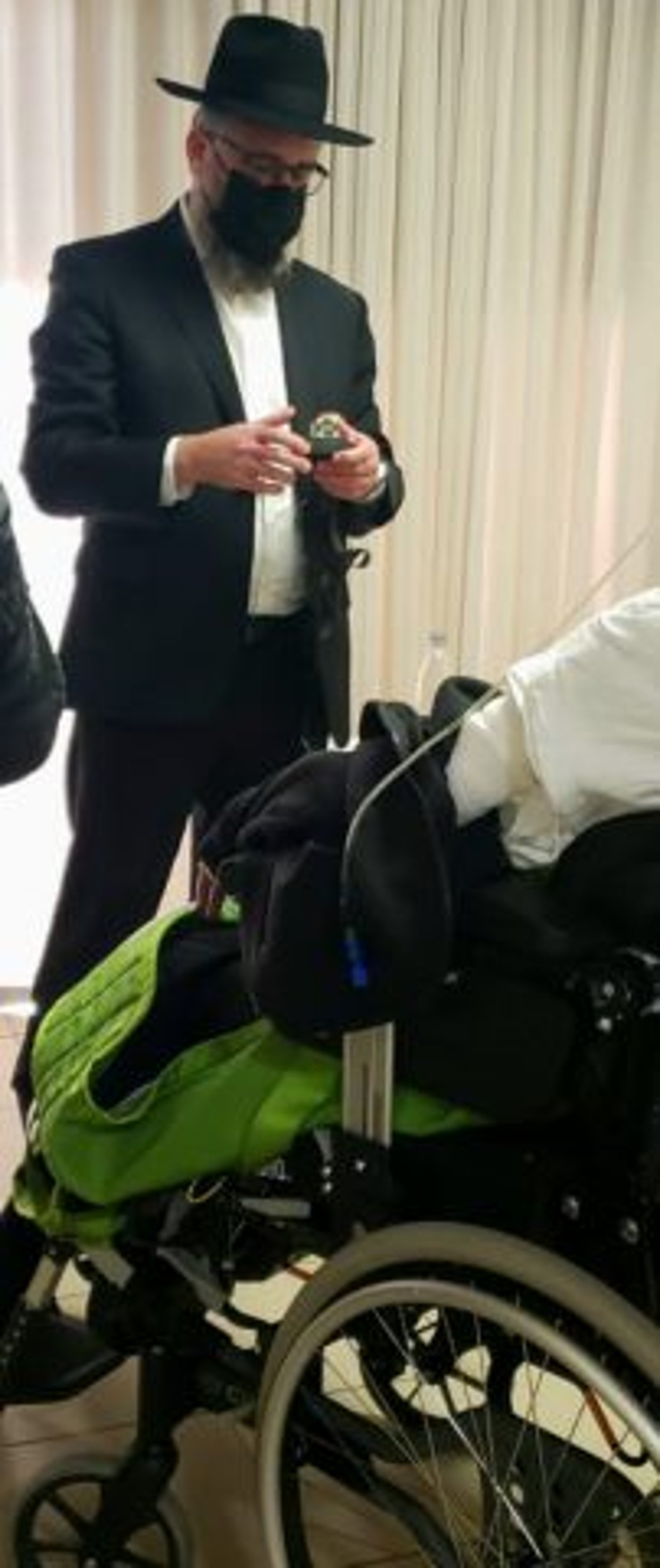 נס גלוי ומרגש: איציק סעידיאן ביקש להניח תפילין