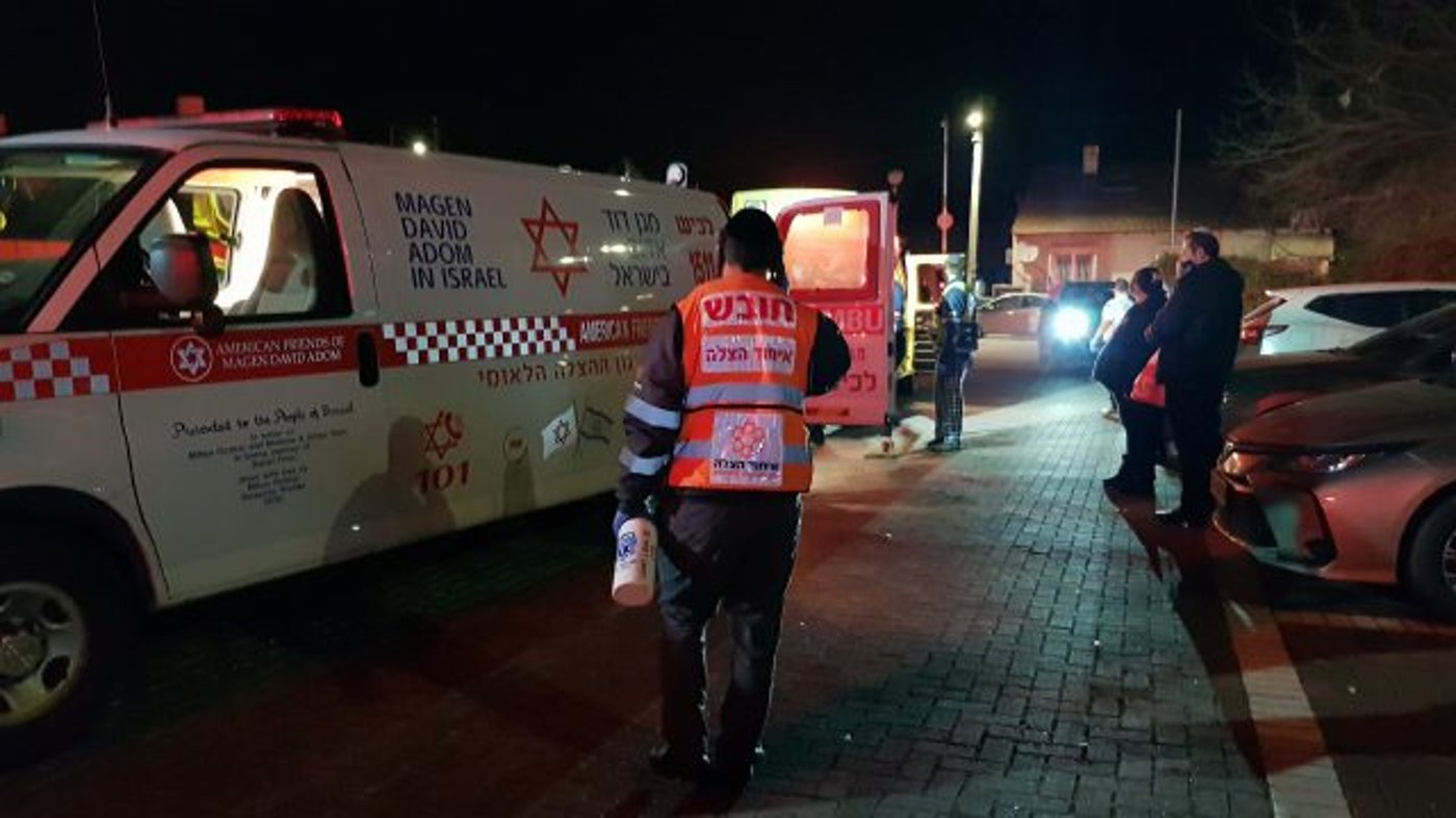 אם ובנה מורדמים ומונשמים בעקבות שריפה בדירתם
