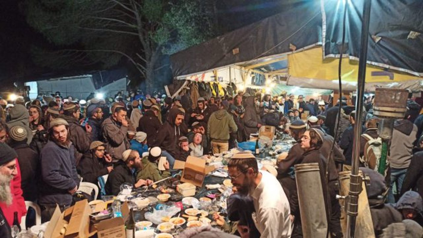 המאבק נמשך: אלפים ערכו סדר ט"ו בשבט בחומש