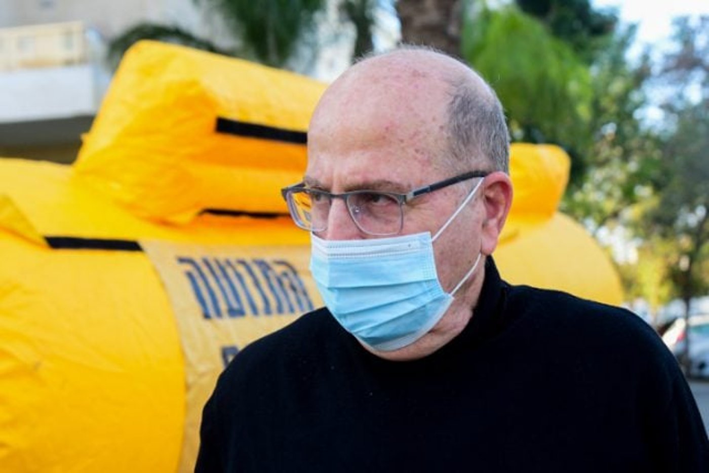 בוגי יעלון בהפגה לחקירת פרשת הצוללות