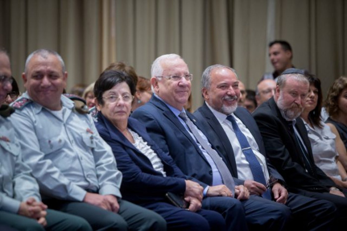 בנט ספד לנאור: "דבריה היו דברי חכמים, ובנחת נשמעו"